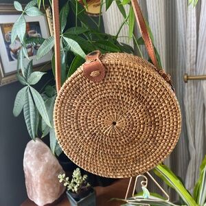 Round Woven Straw Crossbody Bag - Tan